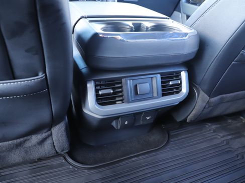 Used 2023 Ford F150 Lariat w/ Trailer Tow Package image 31