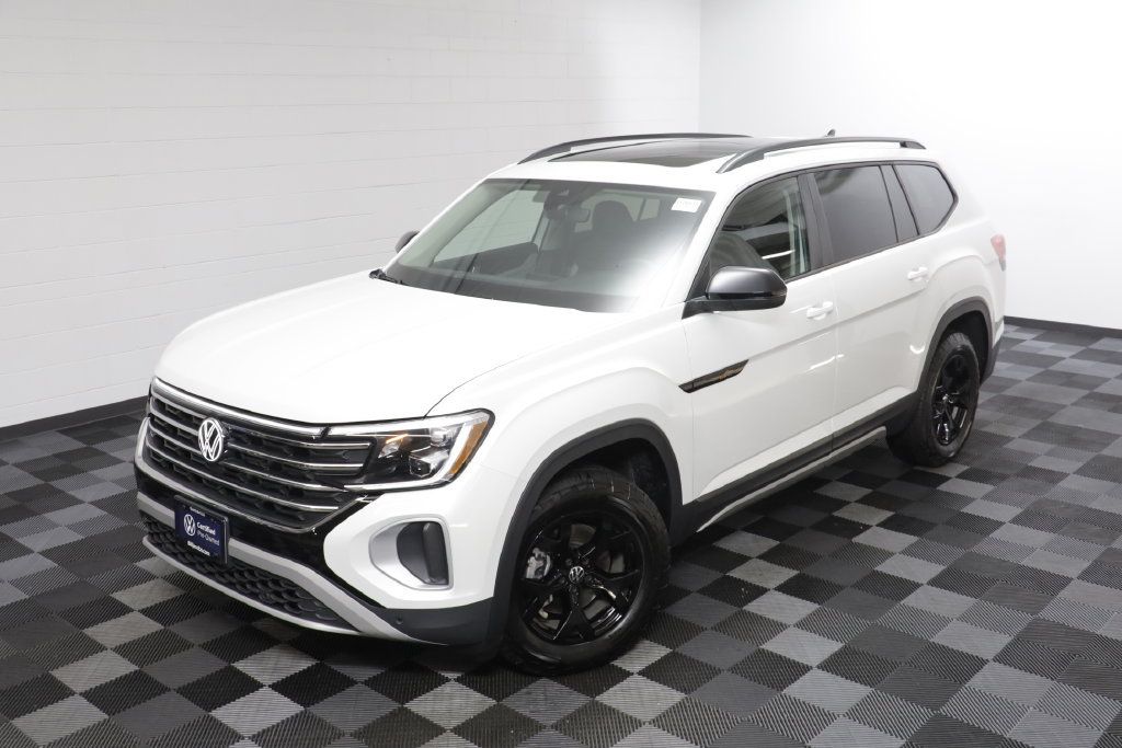 Used 2026 Volkswagen Atlas Peak Edition AWD/4WD image 2