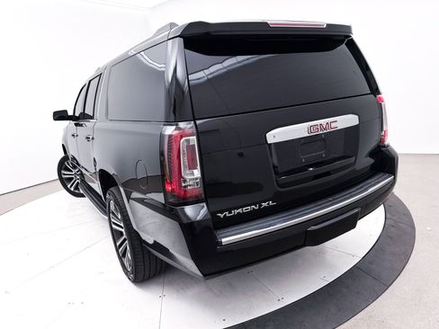 Used 2020 GMC Yukon XL Denali w/ Open Road Package image 9
