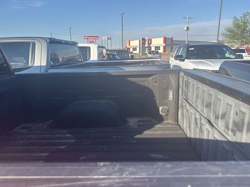 Used 2019 GMC Sierra 1500 SLT image 4