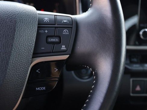 Used 2025 Toyota Camry SE FWD image 12