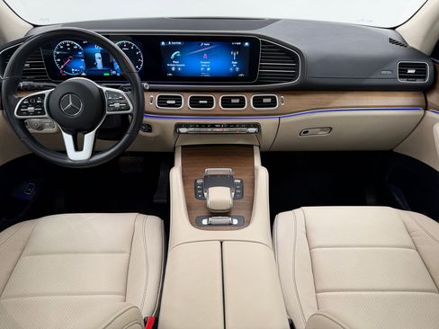 Used 2021 Mercedes-Benz GLS 450 4MATIC image 17