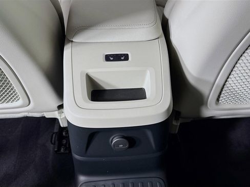 Used 2025 Volvo XC60 T8 Ultra w/ Protection Package Premier image 28