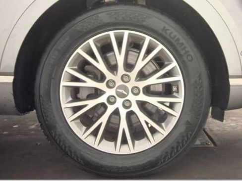 Used 2024 Genesis GV80 2.5T image 22