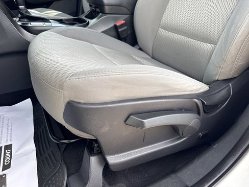 Used 2018 Hyundai Santa Fe Sport FWD image 12