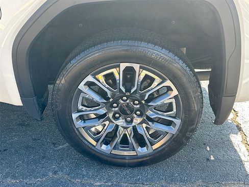 Used 2024 GMC Sierra 1500 Denali Ultimate image 24
