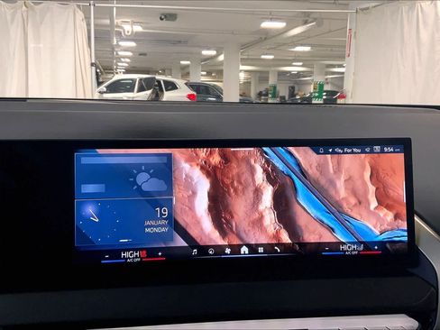 Used 2025 BMW X3 xDrive30i image 34