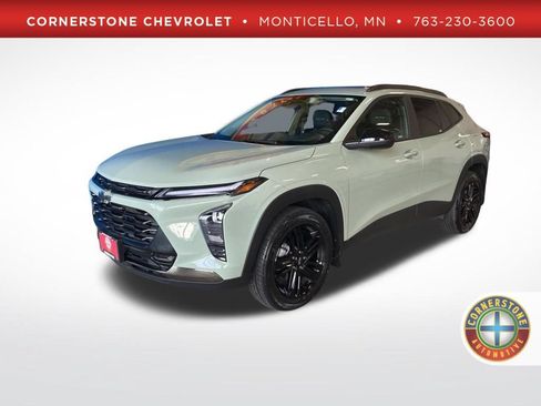 Used 2025 Chevrolet Trax ACTIV w/ Sunroof Package FWD image 1