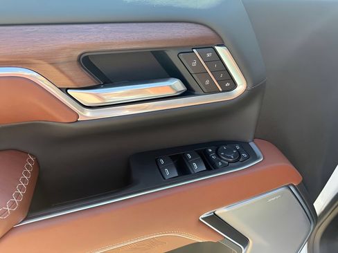 New 2026 GMC Sierra 2500 Denali Ultimate AWD/4WD image 10