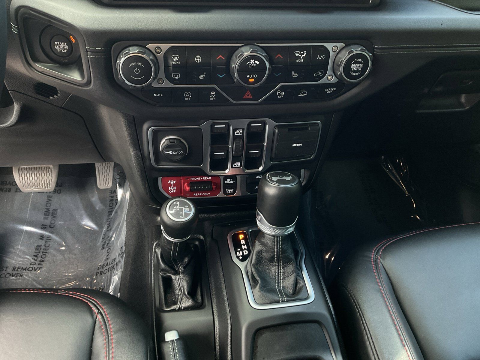 Used 2024 Jeep Wrangler Unlimited Rubicon AWD/4WD image 52