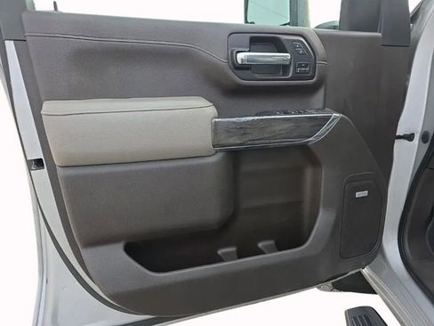 Used 2021 Chevrolet Silverado 2500 LTZ w/ LTZ Premium Package image 12