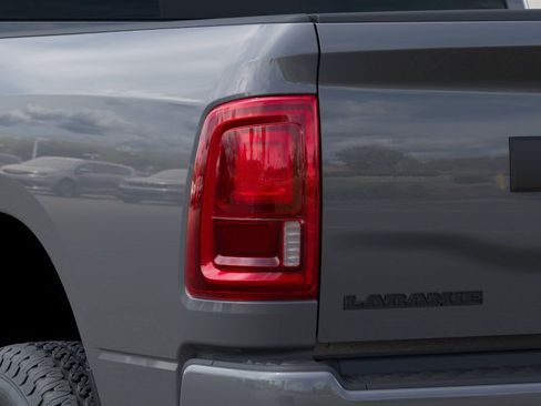 New 2026 RAM 2500 Laramie AWD/4WD image 9
