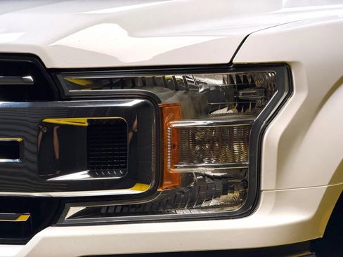 Used 2018 Ford F150 XLT image 7