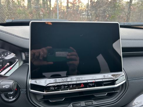 New 2026 Jeep Compass Limited image 16