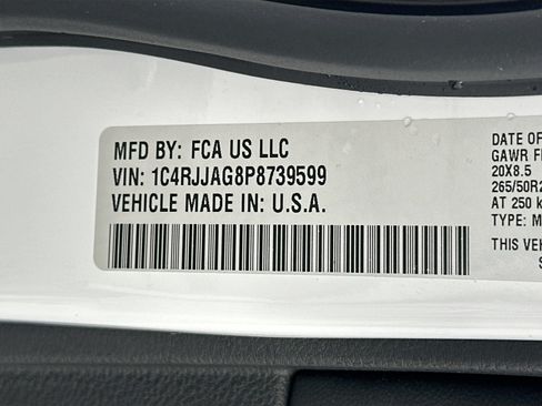 Used 2023 Jeep Grand Cherokee L Laredo RWD image 33