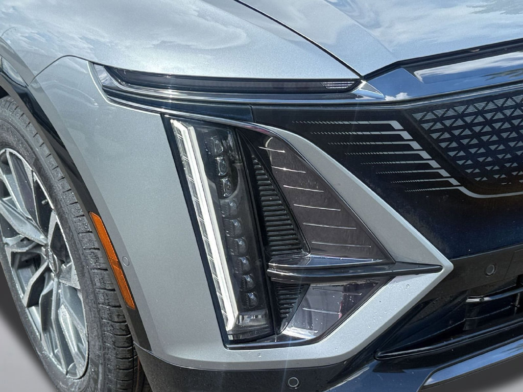 Certified 2024 Cadillac Lyriq Sport RWD image 9