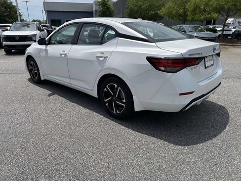 Used 2025 Nissan Sentra SV FWD image 3
