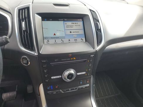 Used 2019 Ford Edge Titanium w/ Equipment Group 301A AWD/4WD image 16