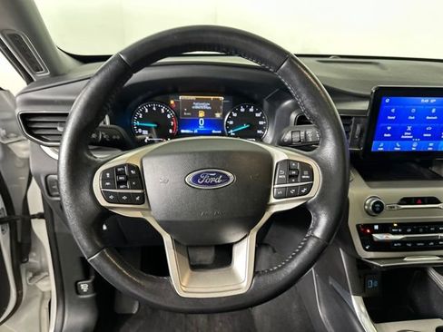 Used 2021 Ford Explorer XLT w/ Equipment Group 202A image 14