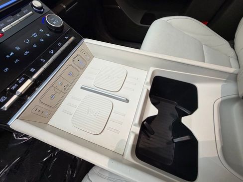 Used 2025 Hyundai Santa Fe Calligraphy image 12