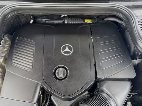 Used 2025 Mercedes-Benz GLE 450e 4MATIC image 32