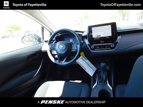 Used 2025 Toyota Corolla LE image 6