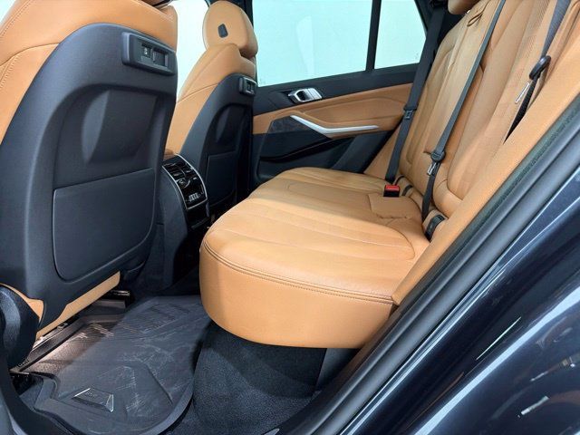 Used 2022 BMW X5 xDrive40i w/ Premium Package AWD/4WD image 17
