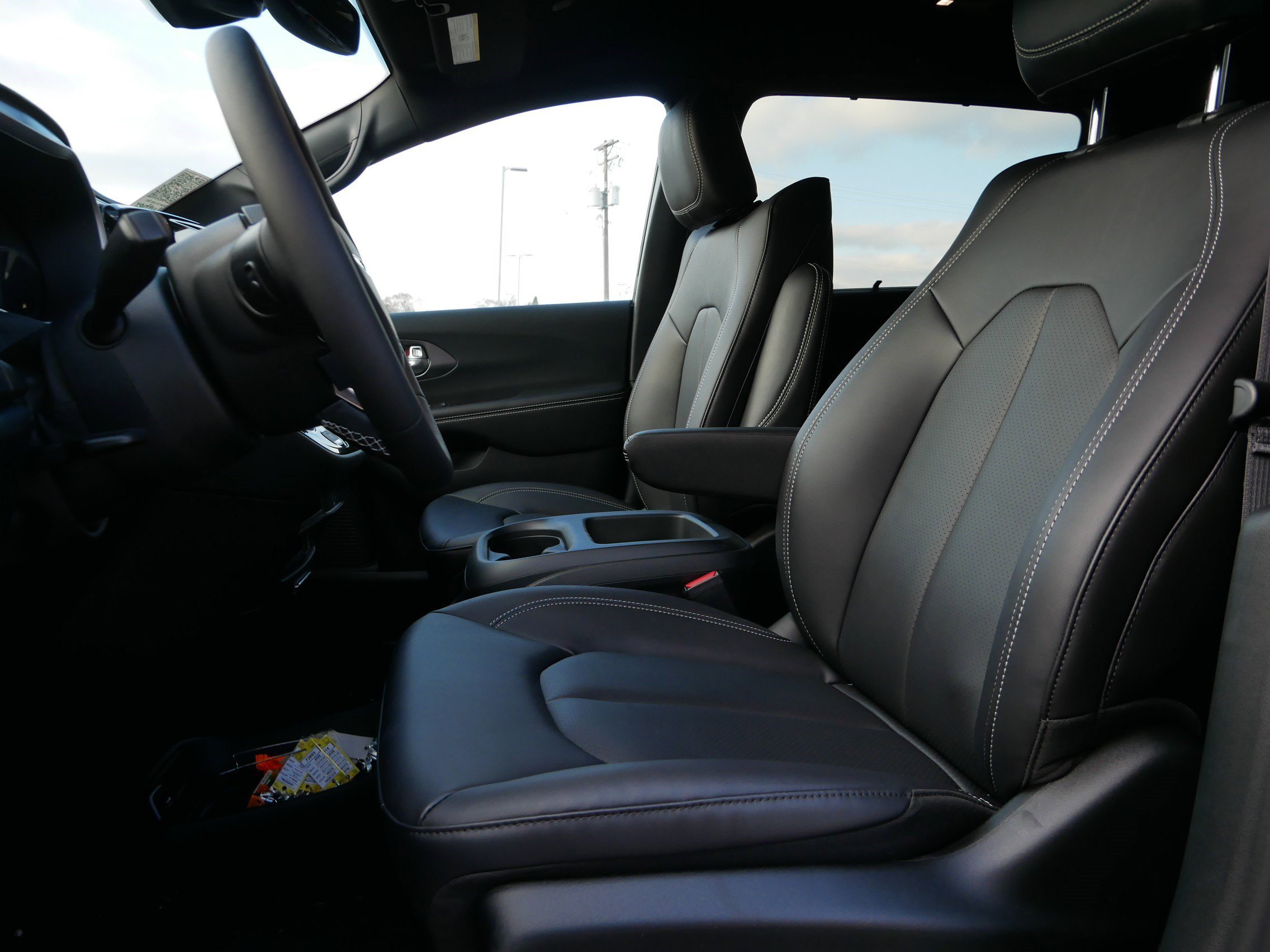 New 2026 Chrysler Pacifica Select FWD image 9