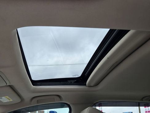 Used 2022 Honda CR-V Touring image 16