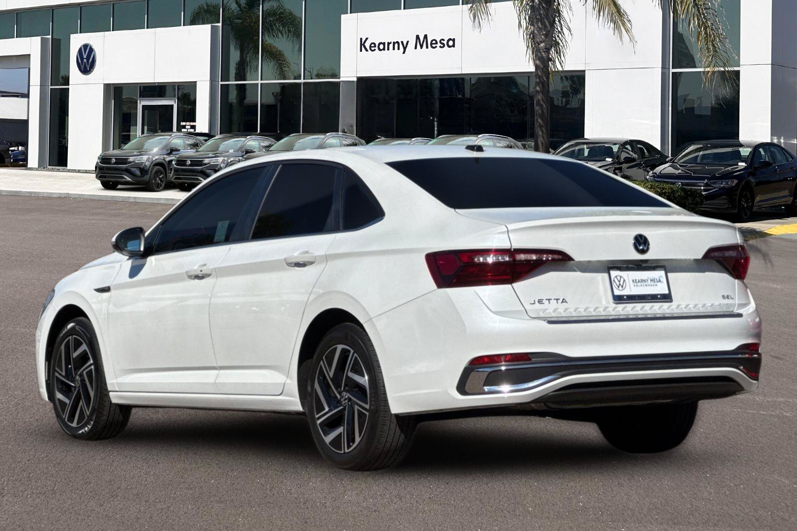 Used 2023 Volkswagen Jetta SEL FWD image 6