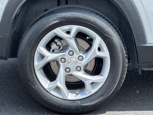 Used 2024 Chevrolet Trax LS w/ LS Convenience Package FWD image 40