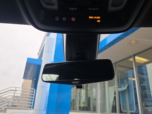 Used 2018 Cadillac XT5 Platinum w/ Driver Assist Package image 27