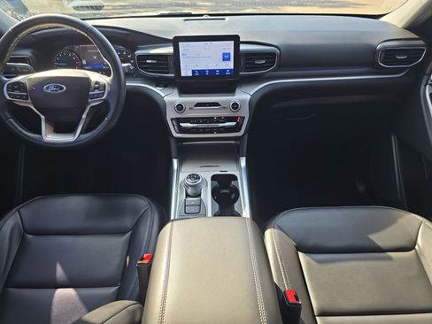 Used 2022 Ford Explorer XLT w/ Equipment Group 202A image 15