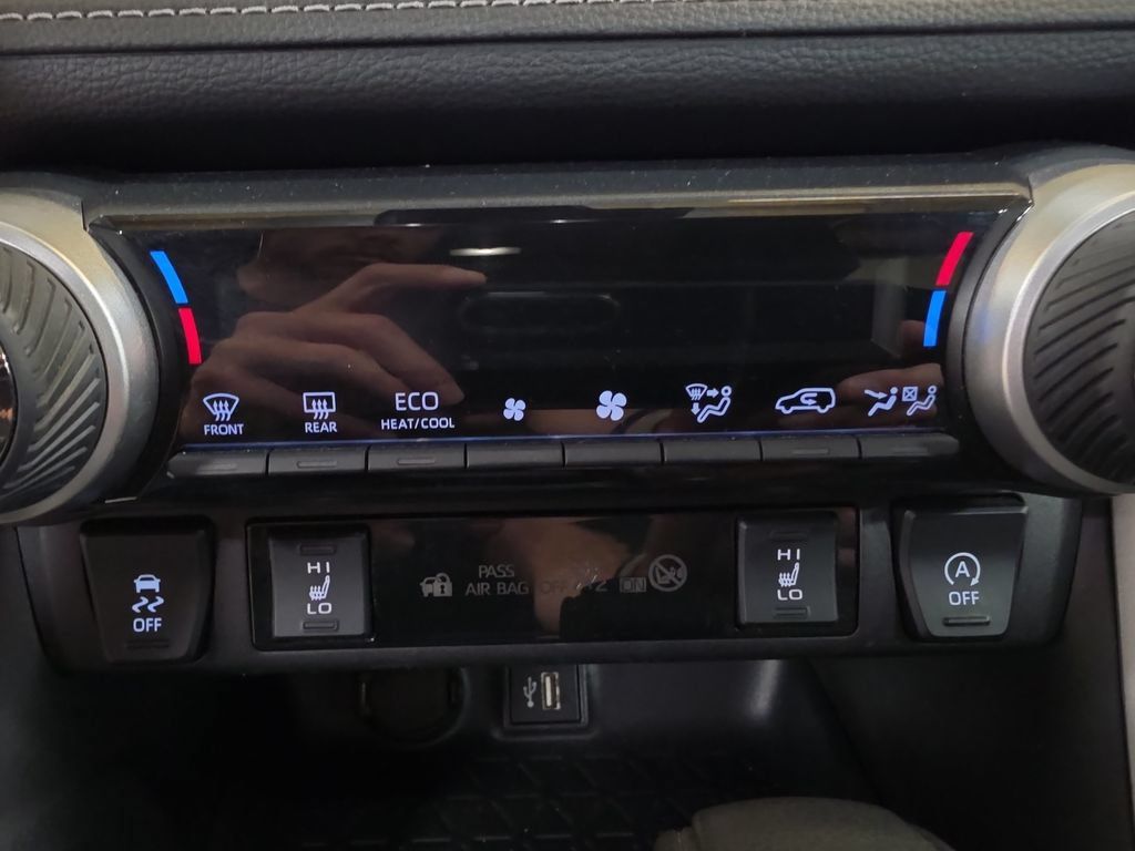 Used 2025 Toyota RAV4 XLE w/ Weather Package AWD/4WD image 24