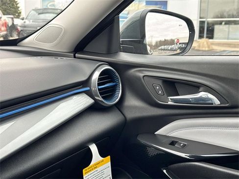 New 2025 Chevrolet Trax LT w/ Driver Confidence Package image 31