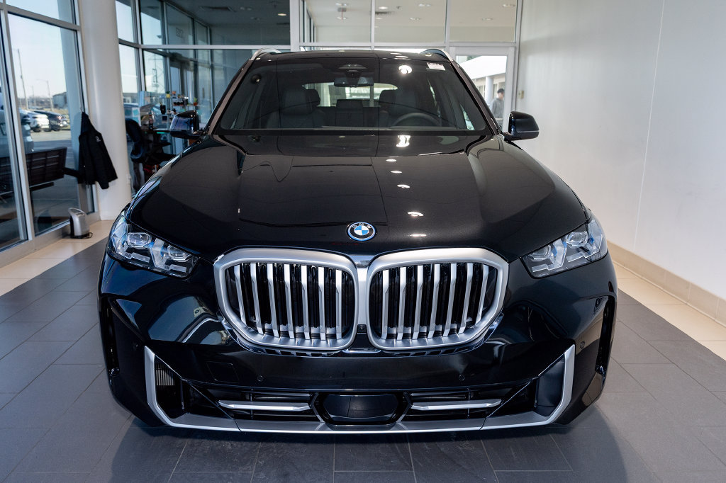 Used 2026 BMW X5 xDrive50e AWD/4WD image 10