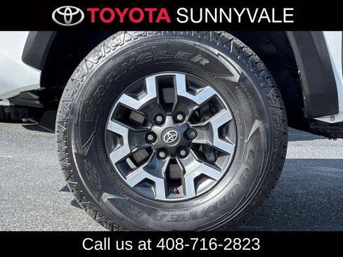 Certified 2020 Toyota Tacoma TRD Off-Road w/ TRD Premium Off Road Package AWD/4WD image 13