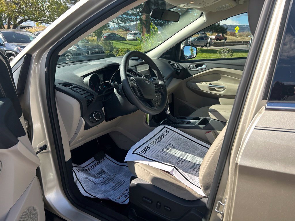 Used 2017 Ford Escape SE w/ Equipment Group 201A FWD image 22