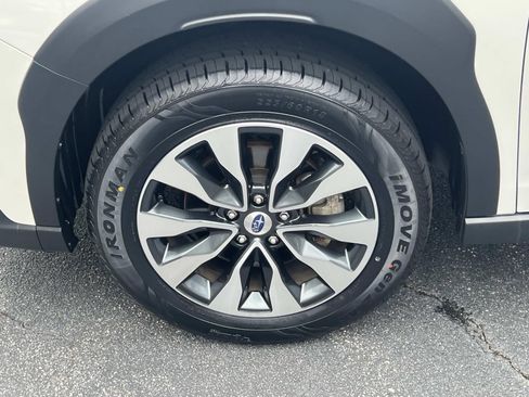 Used 2023 Subaru Outback Touring image 11