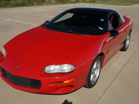 Used 1999 Chevrolet Camaro Z28 w/ Performance Pkg image 2