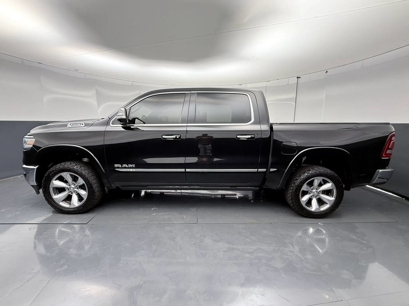 Used 2021 RAM 1500 Limited AWD/4WD image 4