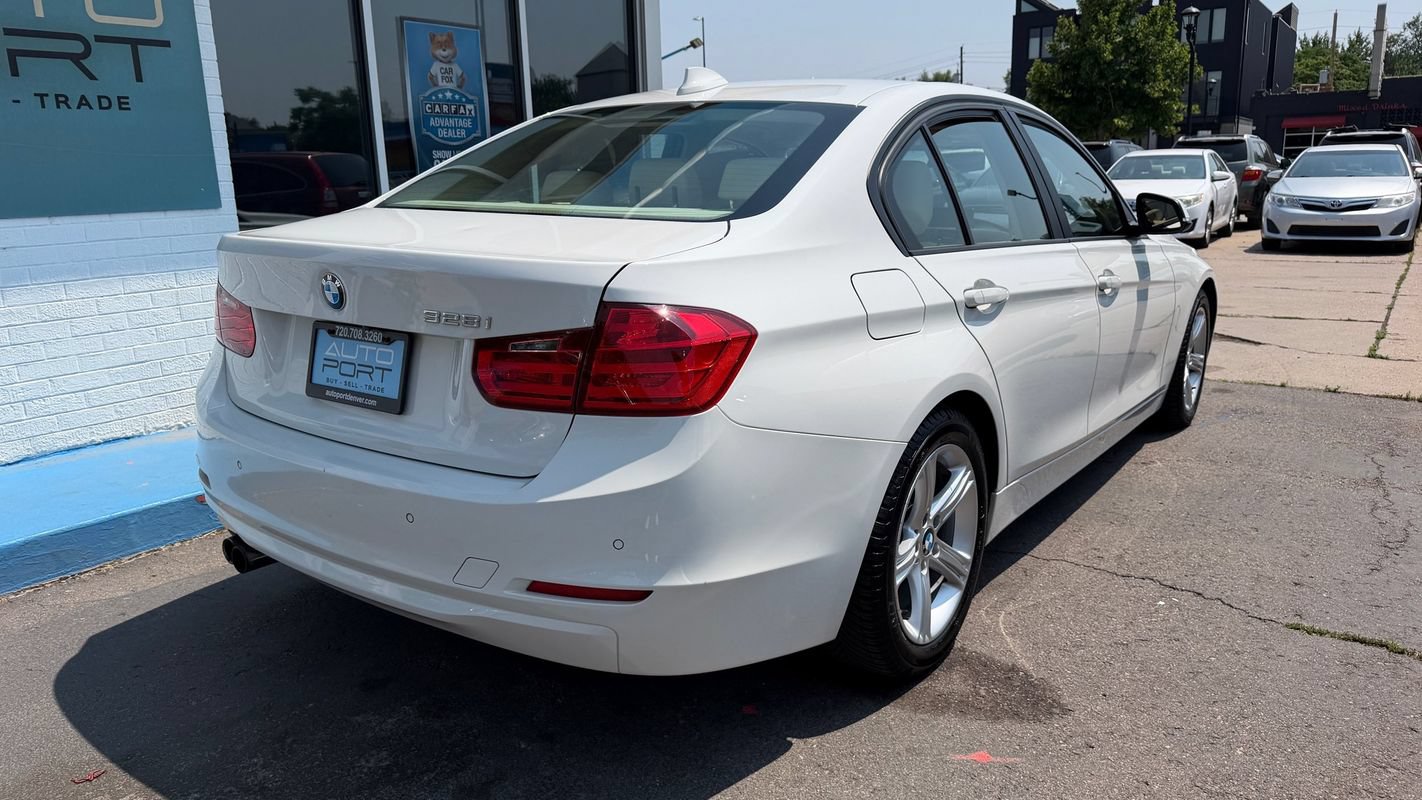 Used 2014 BMW 328i Sedan RWD image 2