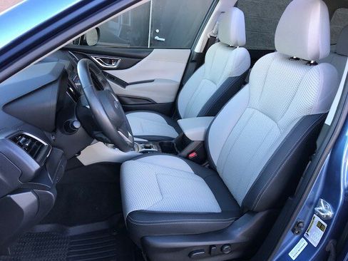 Used 2023 Subaru Forester Premium image 6