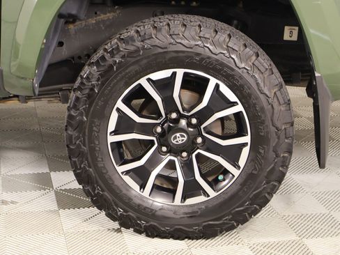 Used 2021 Toyota Tacoma TRD Sport image 18