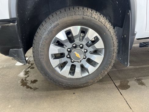 Certified 2023 Chevrolet Silverado 2500 Custom w/ Custom Value Package image 33