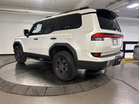 Used 2024 Lexus GX 550 AWD/4WD image 6