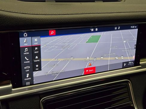 Used 2020 Porsche Panamera 4 image 33