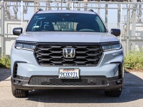 Used 2024 Honda Pilot Sport image 4