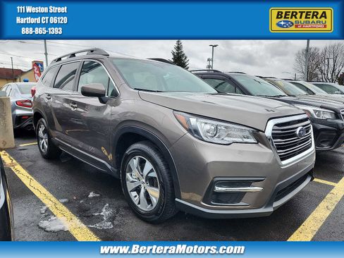 Used 2022 Subaru Ascent Premium w/ Convenience Package image 1