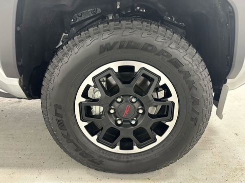 Used 2025 Toyota Tacoma TRD Off-Road w/ TRD Off Road Upgrade Package image 60